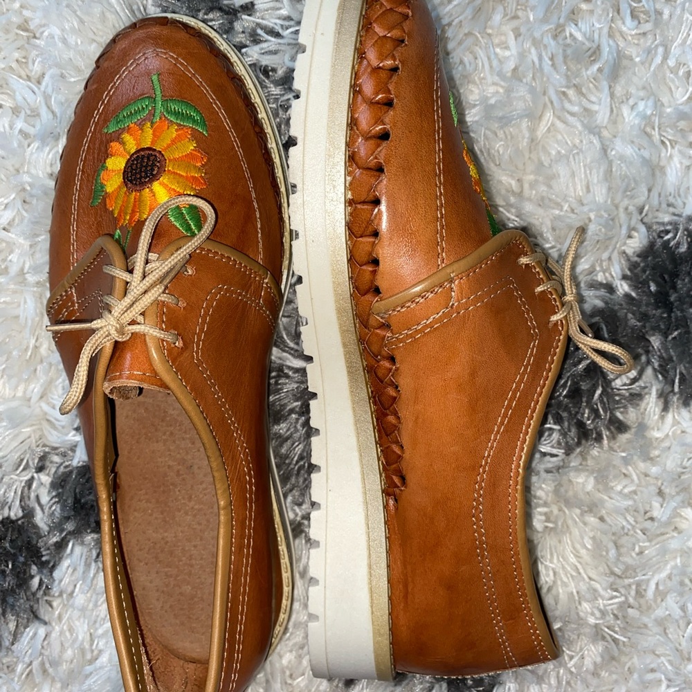 Never worn, custom made shoes from Mexico. Size 9. - Picture 2 of 5